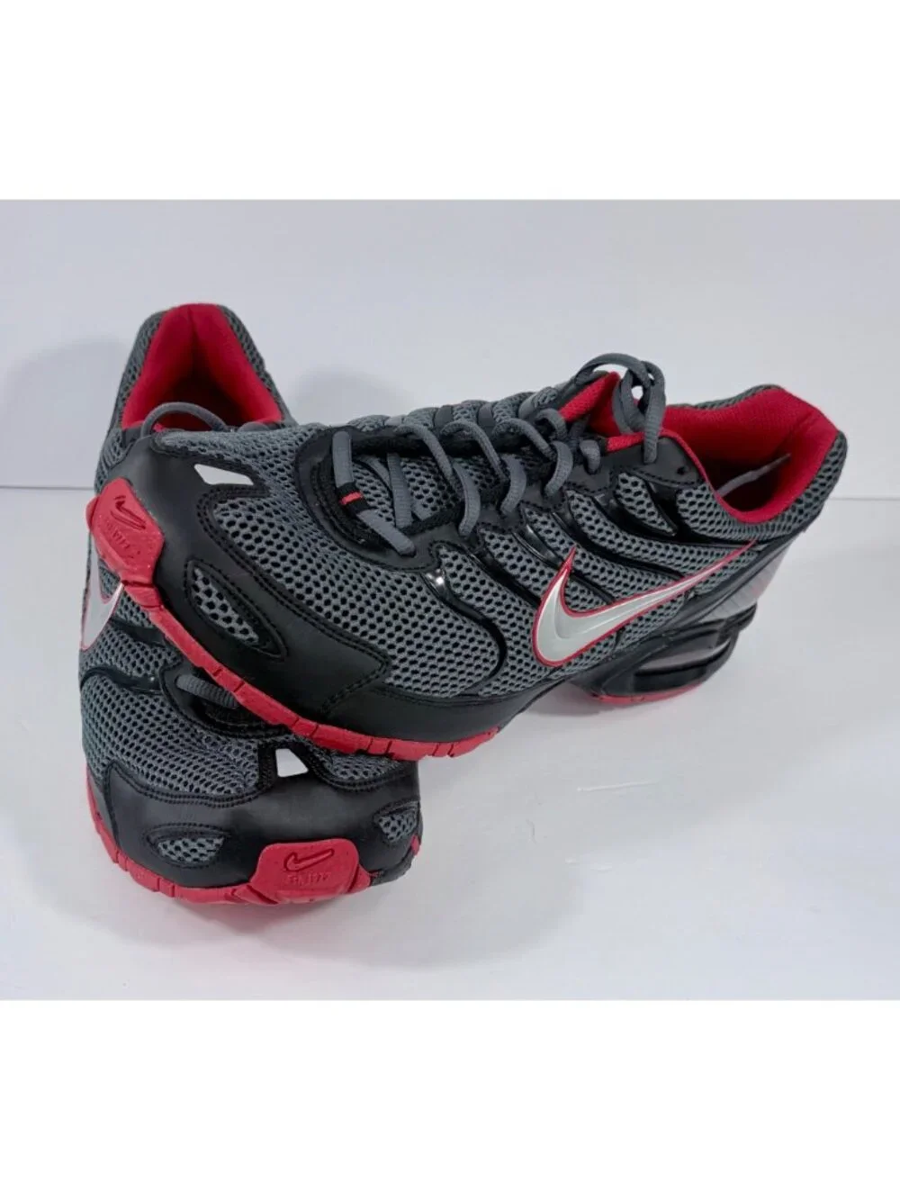 Nike Air Max Torch 4 NEW Men’s Size 15 Dark Gray Metallic Silver Red